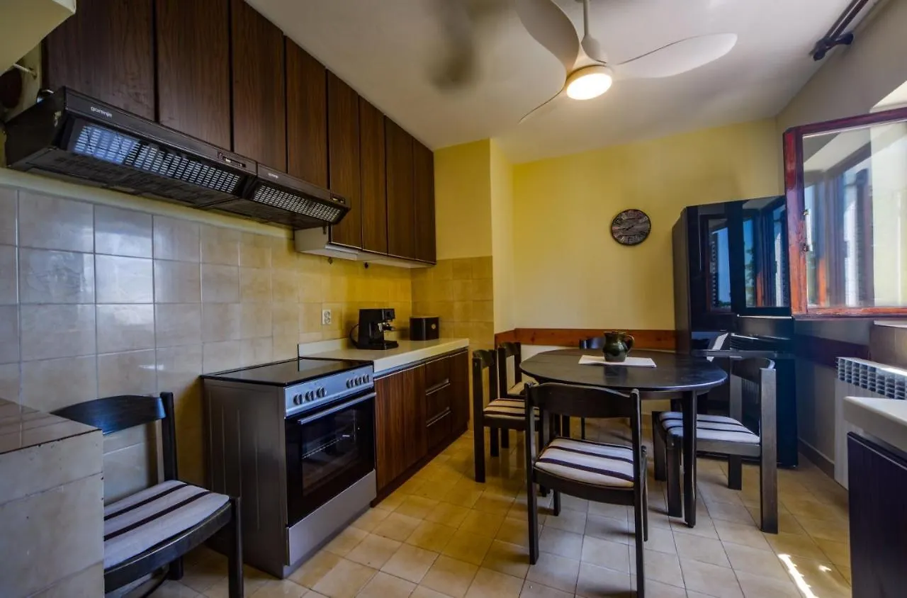 Apartment Apartman Toto Kraj